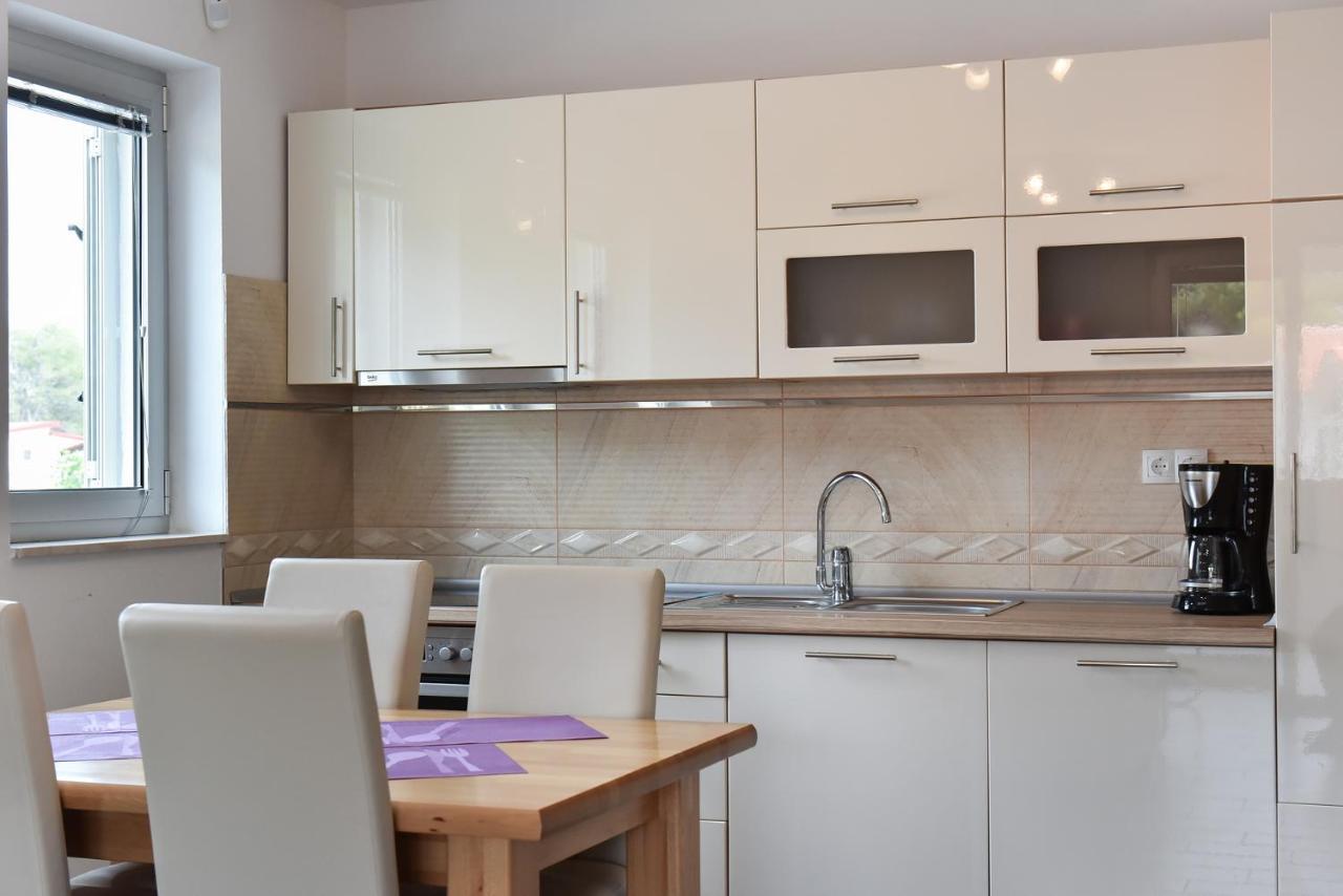 Apartmani Iva Vir Exterior foto